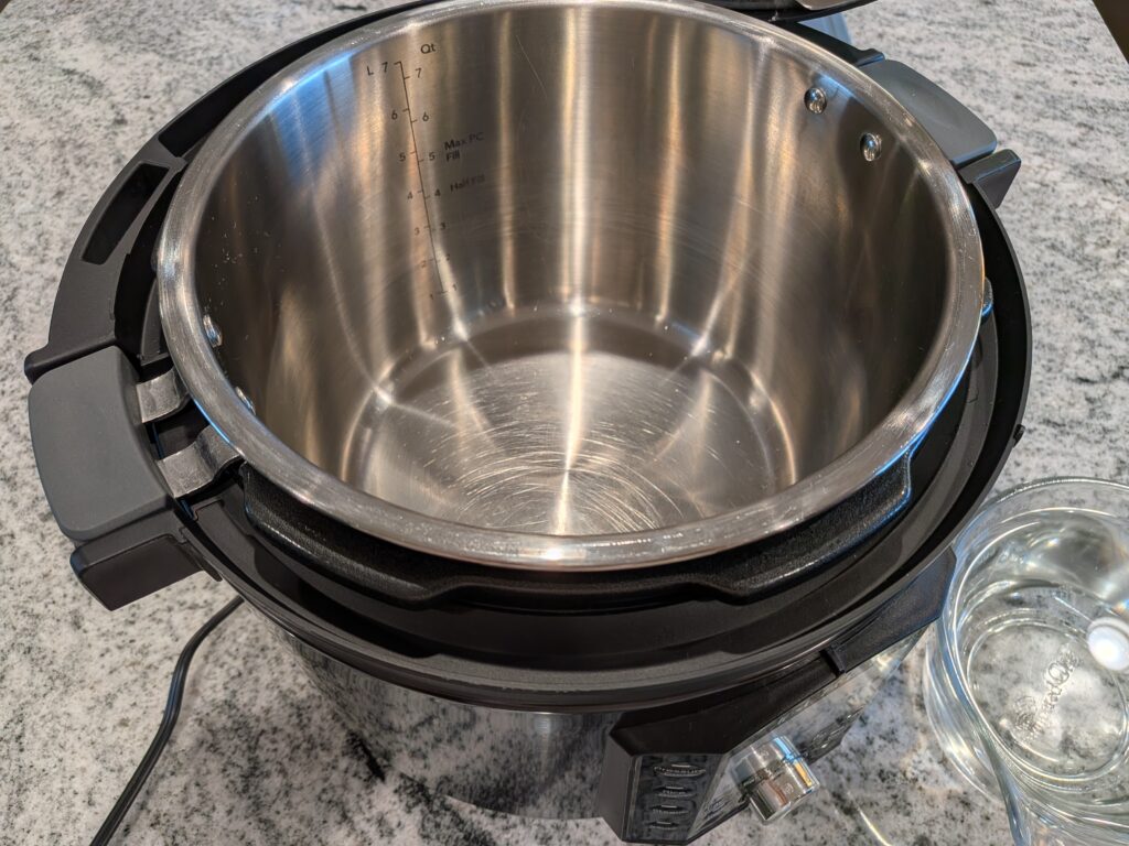 Empty Instant Pot 1024x768
