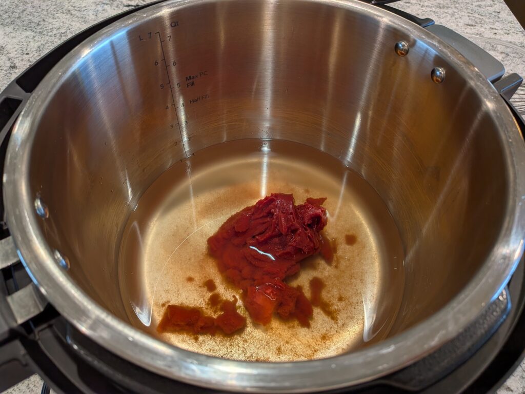 Water And Tomato Paste 1024x768